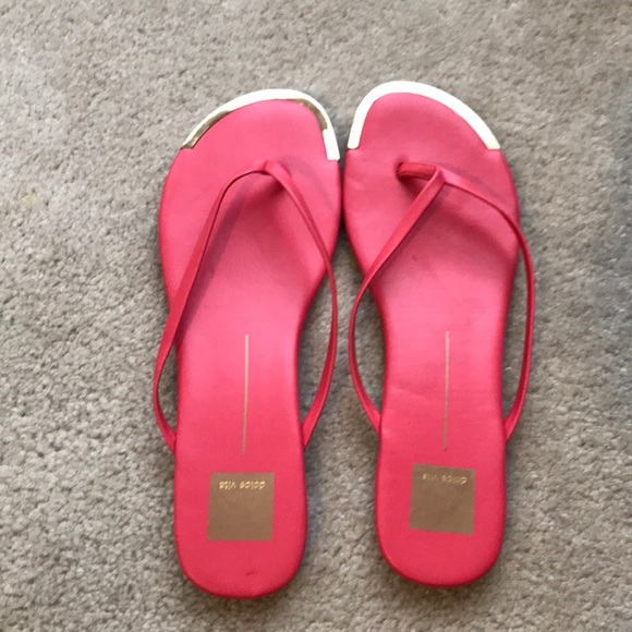 Dolce Vita Pink Flip Flops - Picture 1 of 2